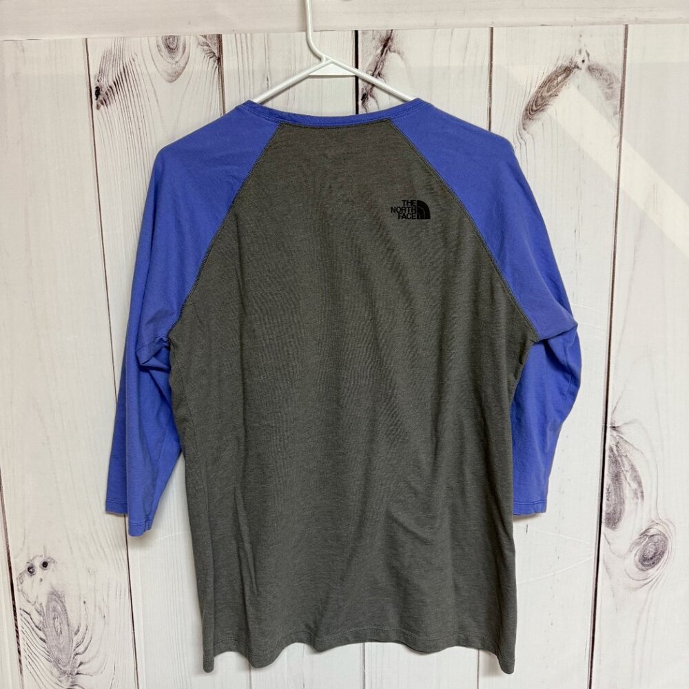 The North Face Women’s Raglan 3/4 Sleeve Graphic Tee‎ XL Gray/Blue EUC - Picture 5 of 9